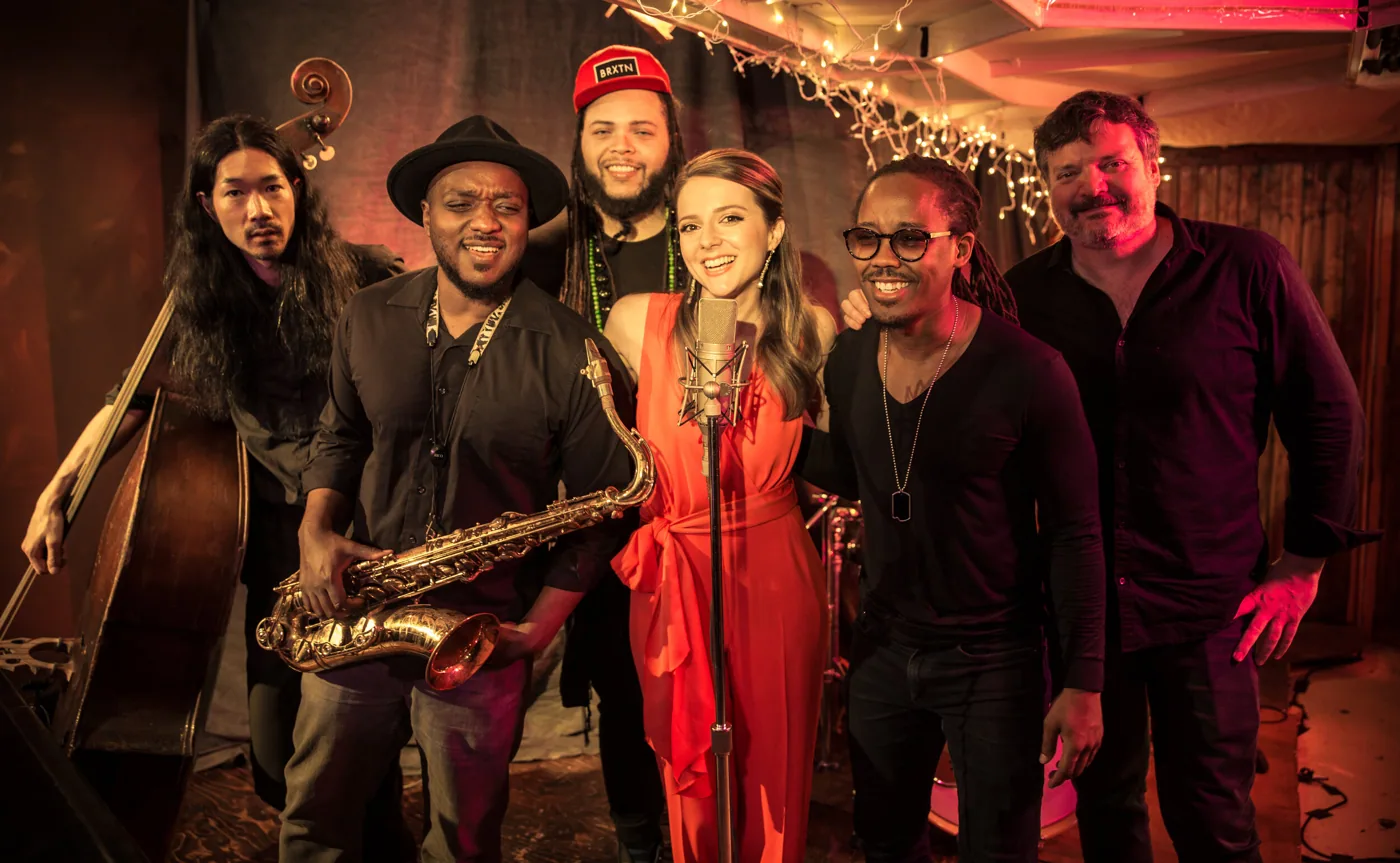 Violette and her band at the Fille à Papa video shoot